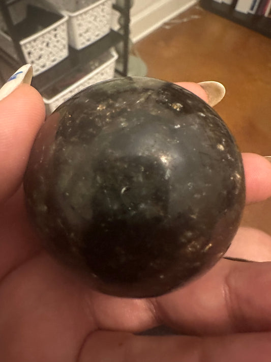 Medium Black/Dark Green Gold Mica Sphere