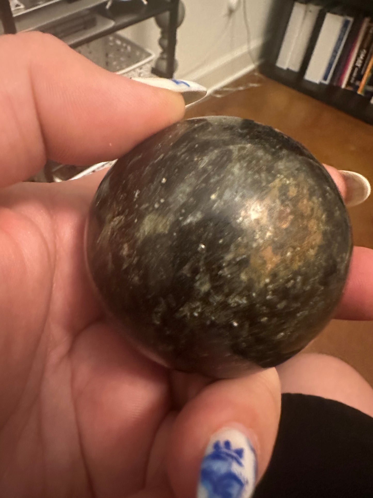 Medium Black/Dark Green Gold Mica Sphere