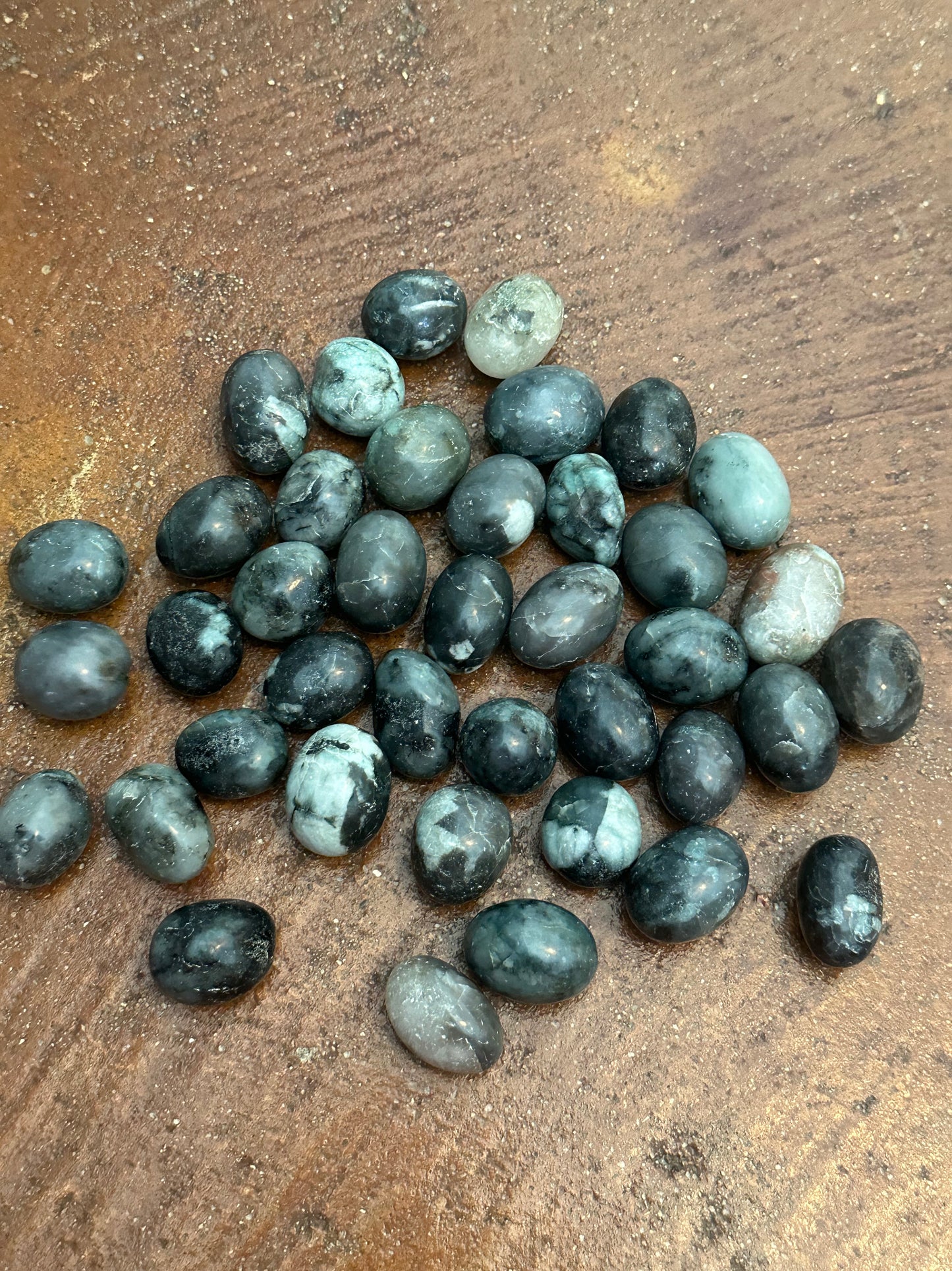 Emerald Tumbles